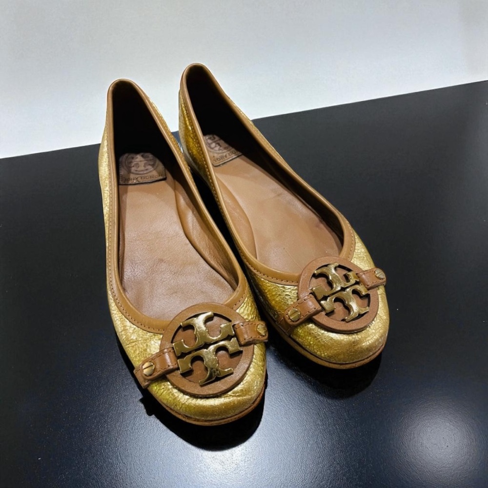TORY BURCH GOLD LEATHER FLATS SIZE 8-9